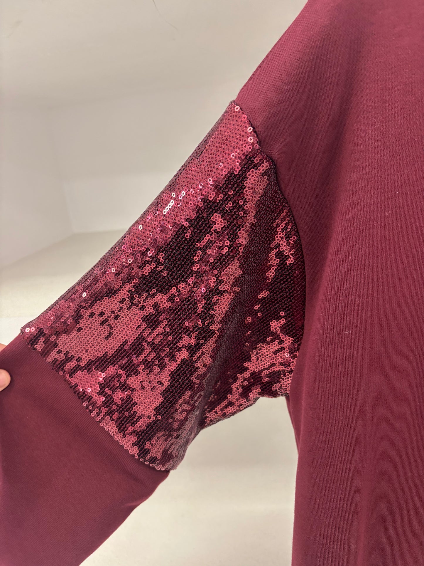 Felpa amarone con paillettes