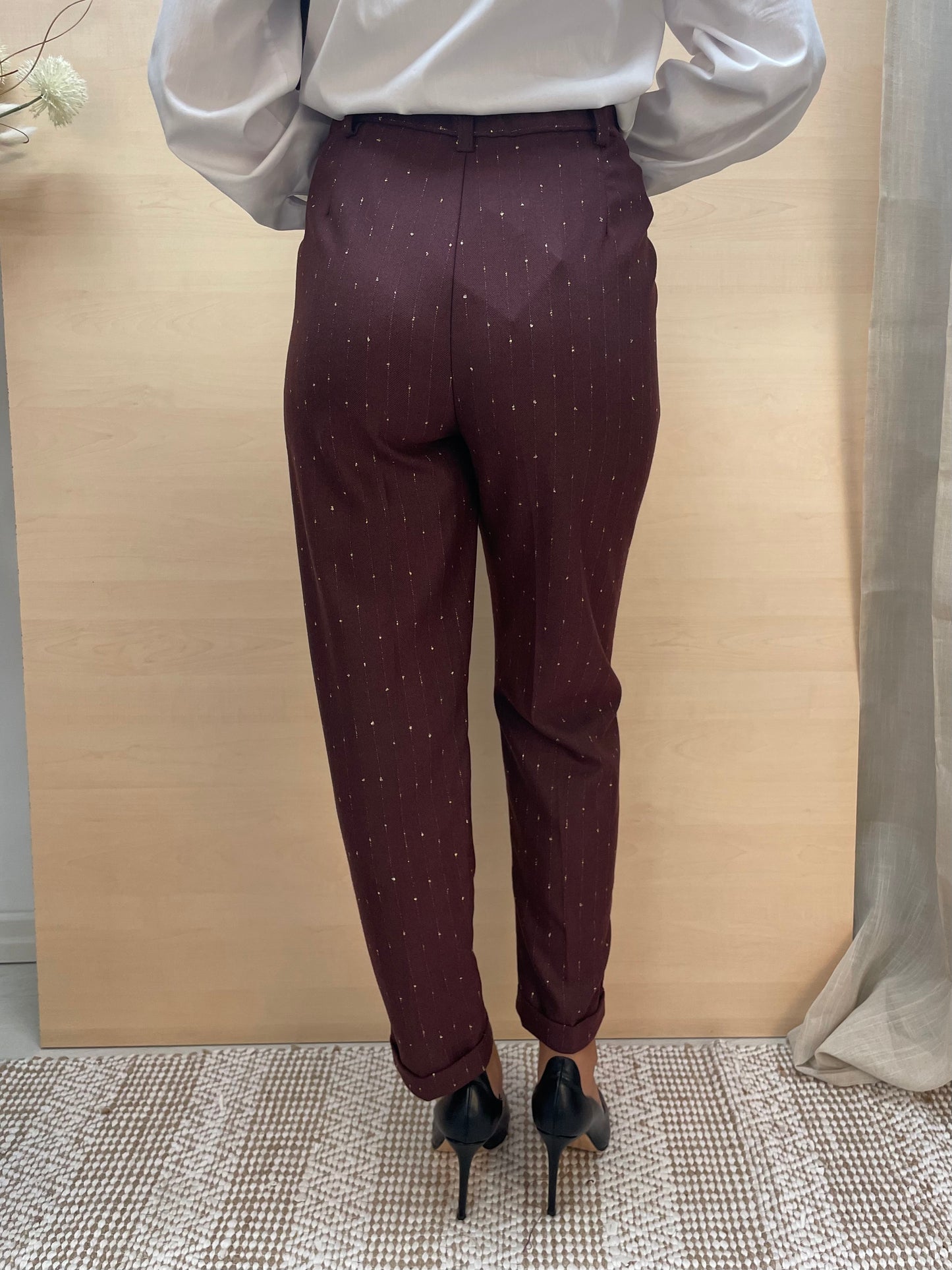 Pantalone a sigaretta con dettagli dorati - color Amarone