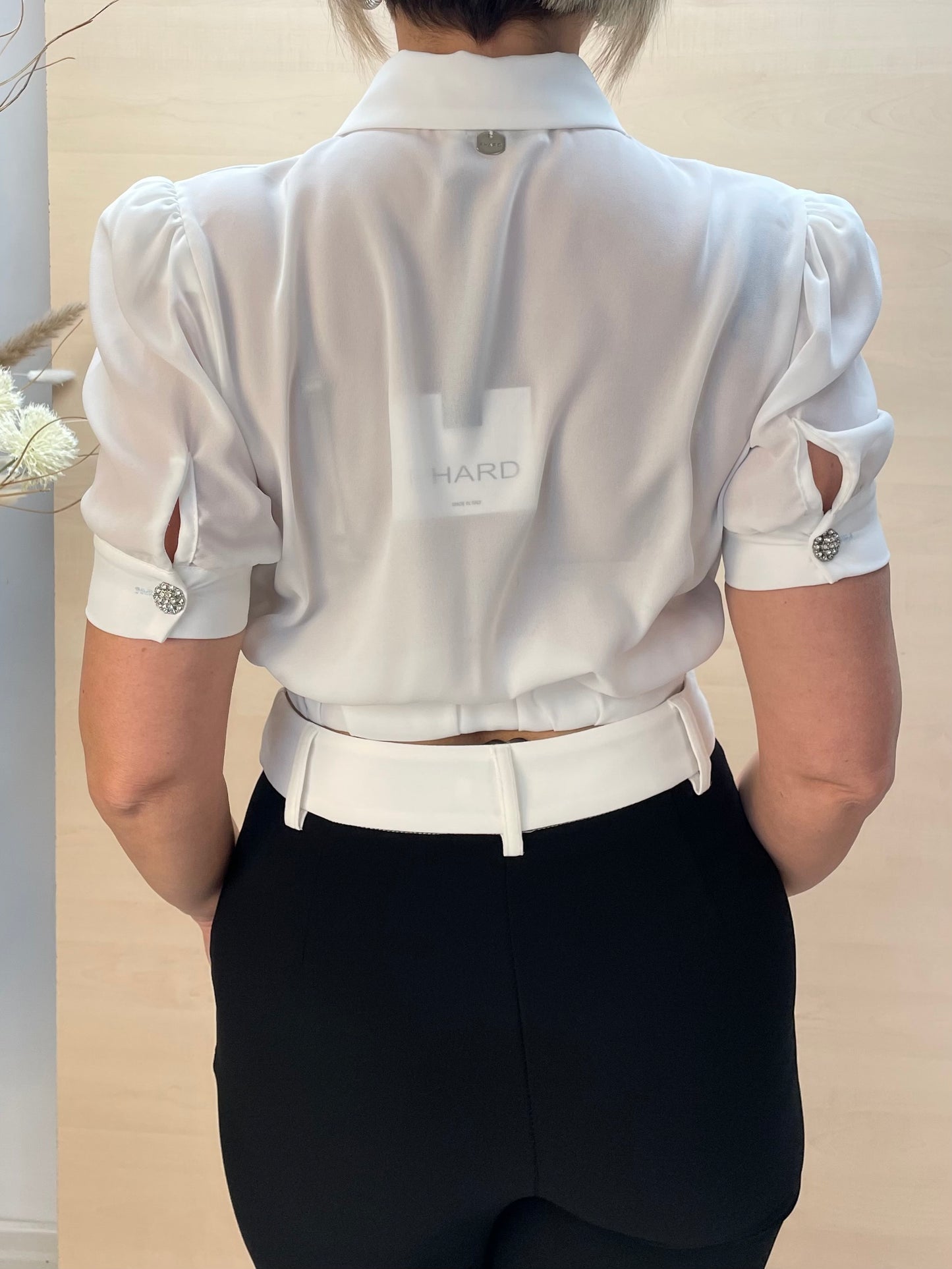 Camicia bianca - con bottoni gioiello