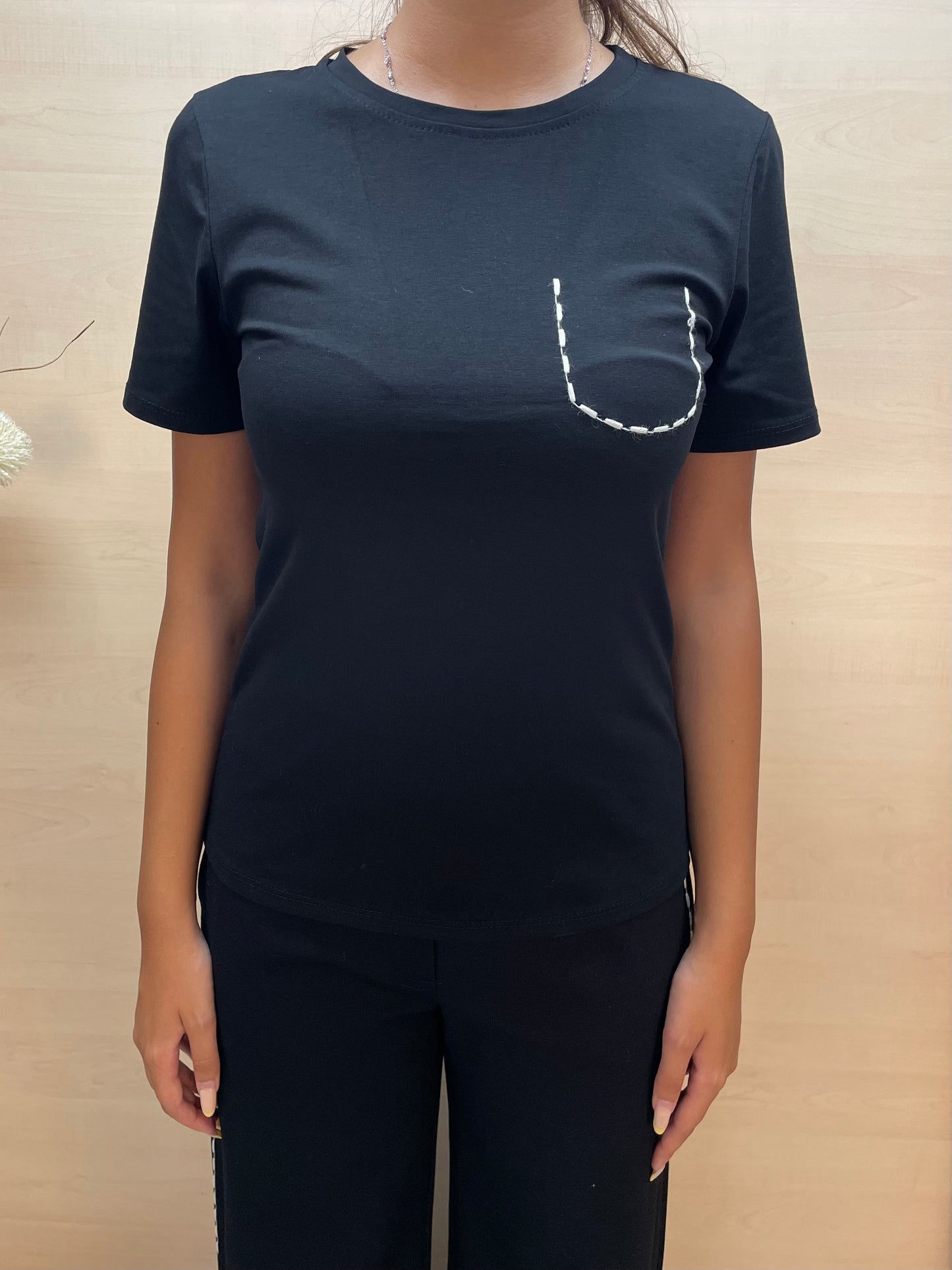 T-shirt con puntacci - in cotone