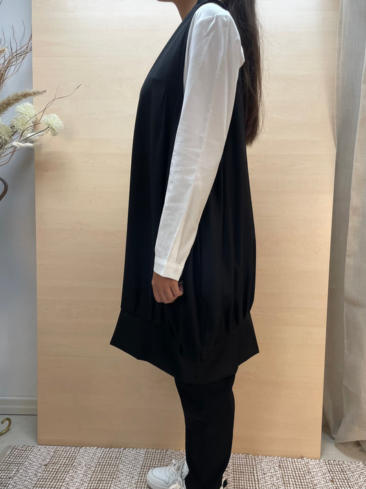 Gilet nero in fresco lana