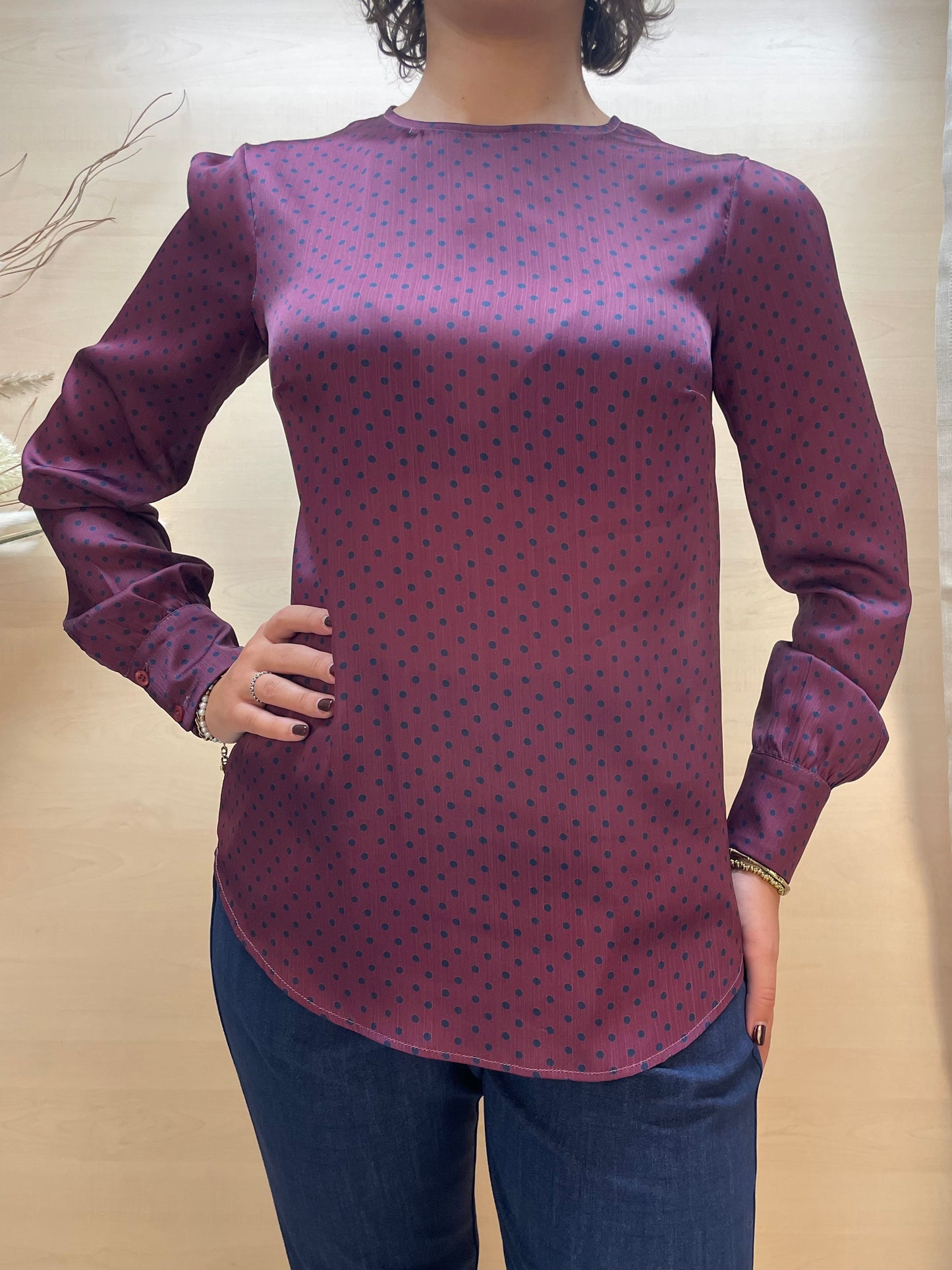 Blusa Burgundy a pois blu