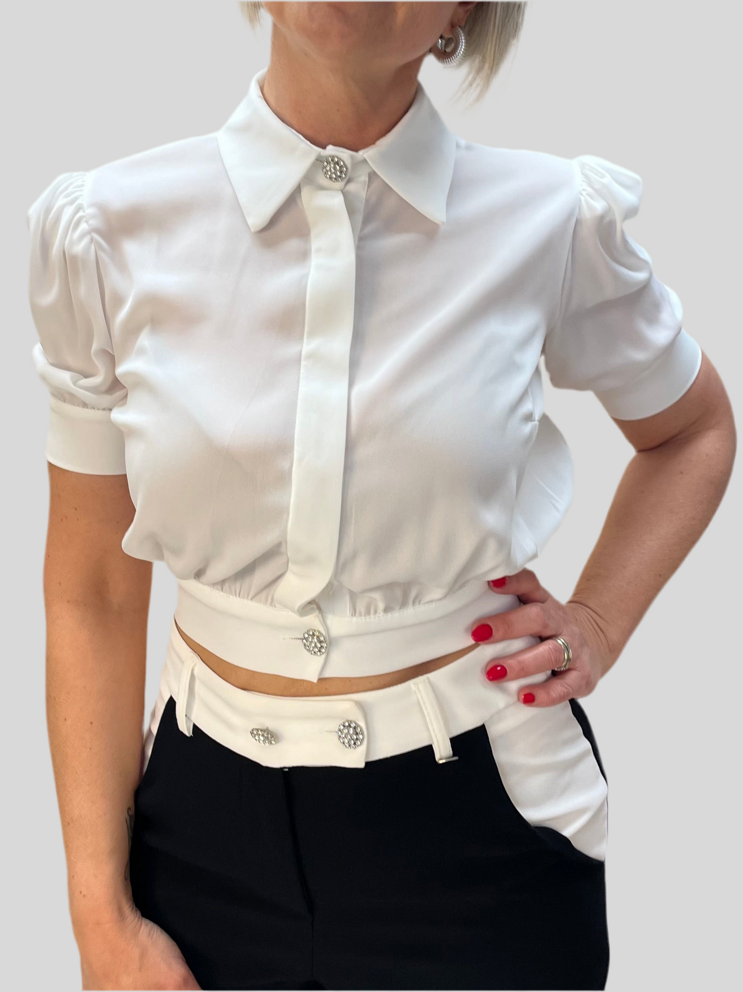 Camicia bianca - con bottoni gioiello