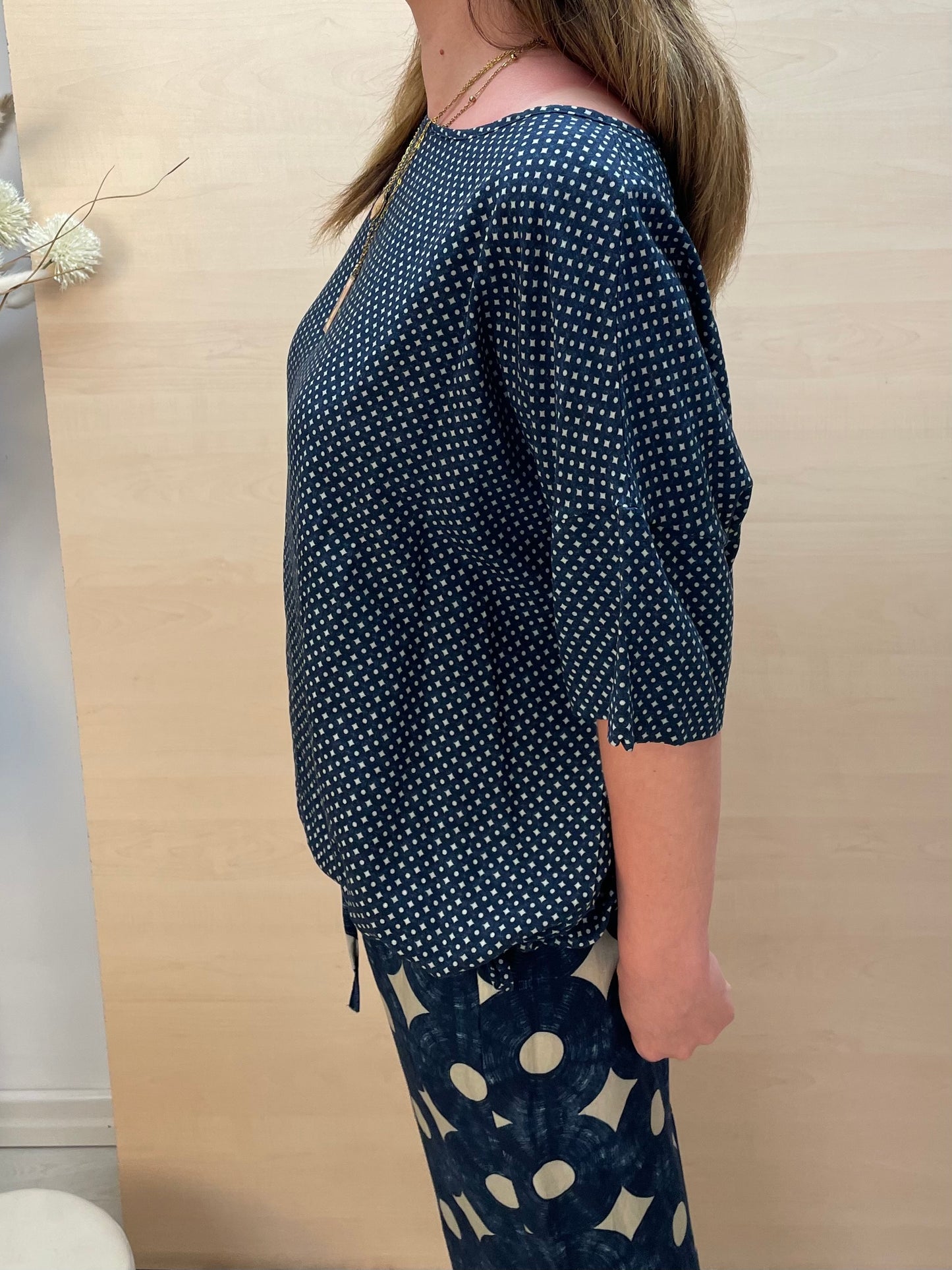 Blusa manica 3/4 in stampa blu - in viscosa e lino