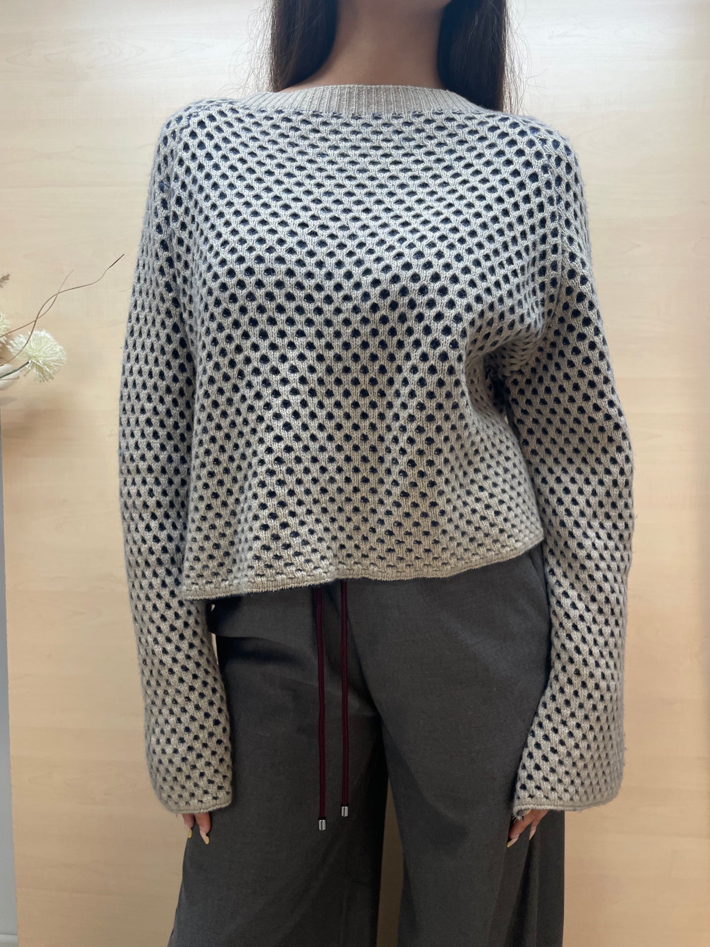 Maglione over traforata doppiata base blu e beige - in cashmere