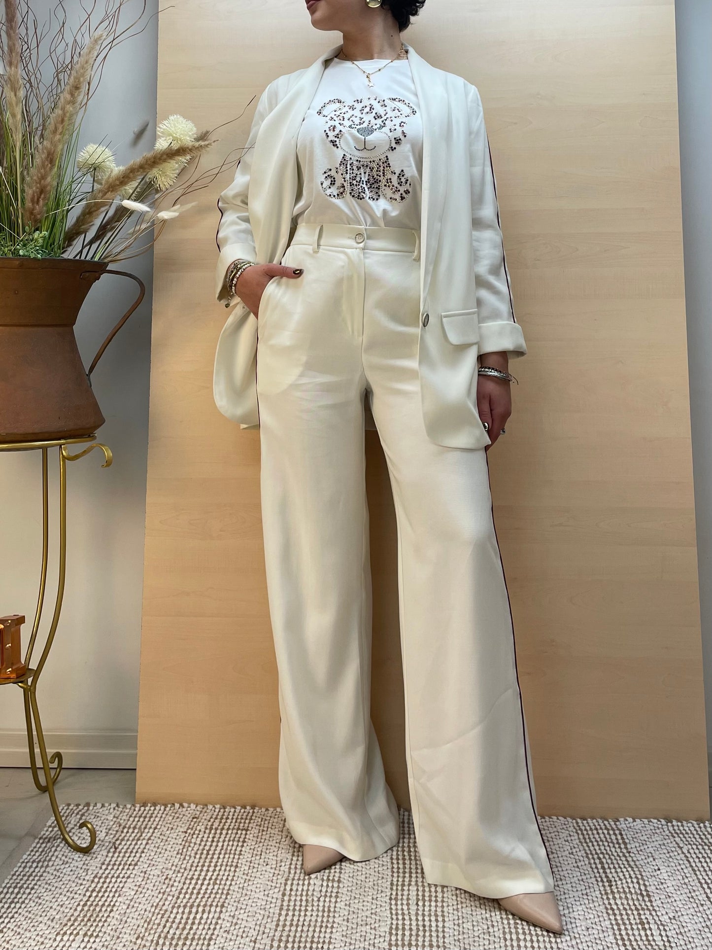 Completo giacca e pantalone con riga laterale Amarena