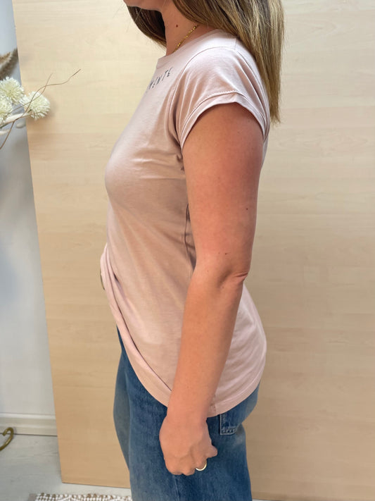 T-shirt DIVERSA_MENTE dipinta a mano - Rosa cipria