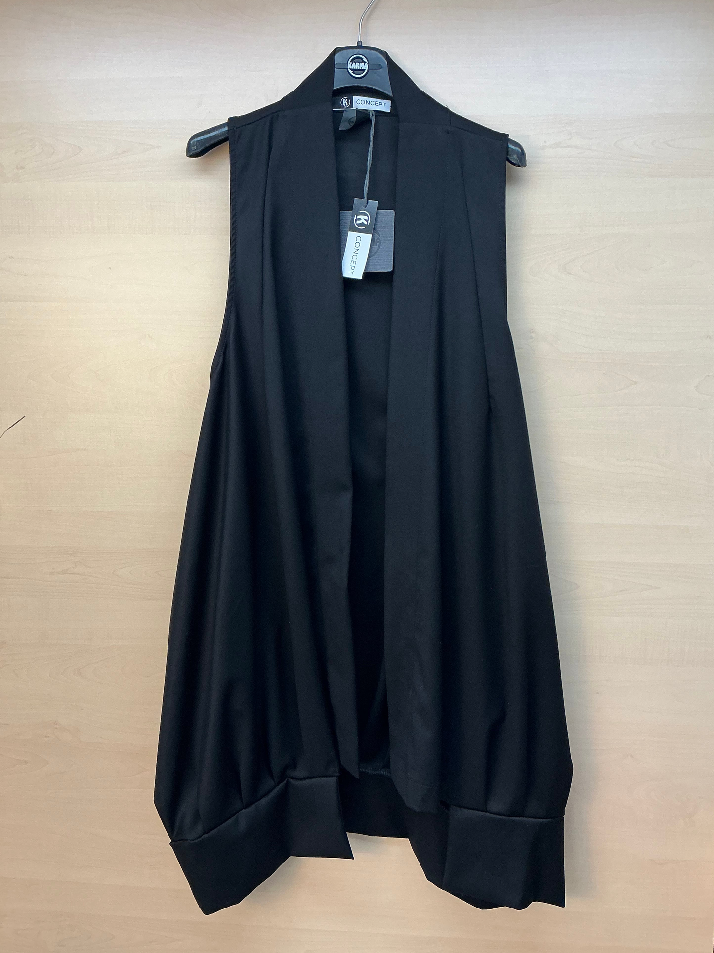 Gilet nero in fresco lana