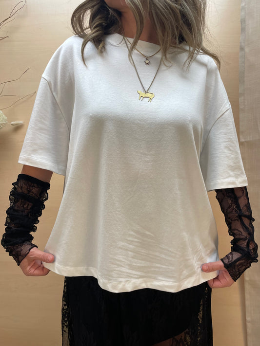 T-shirt con maniche in pizzo - bianca