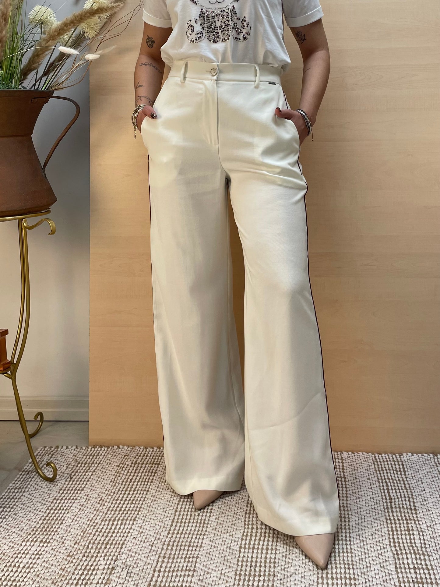 Completo giacca e pantalone con riga laterale Amarena