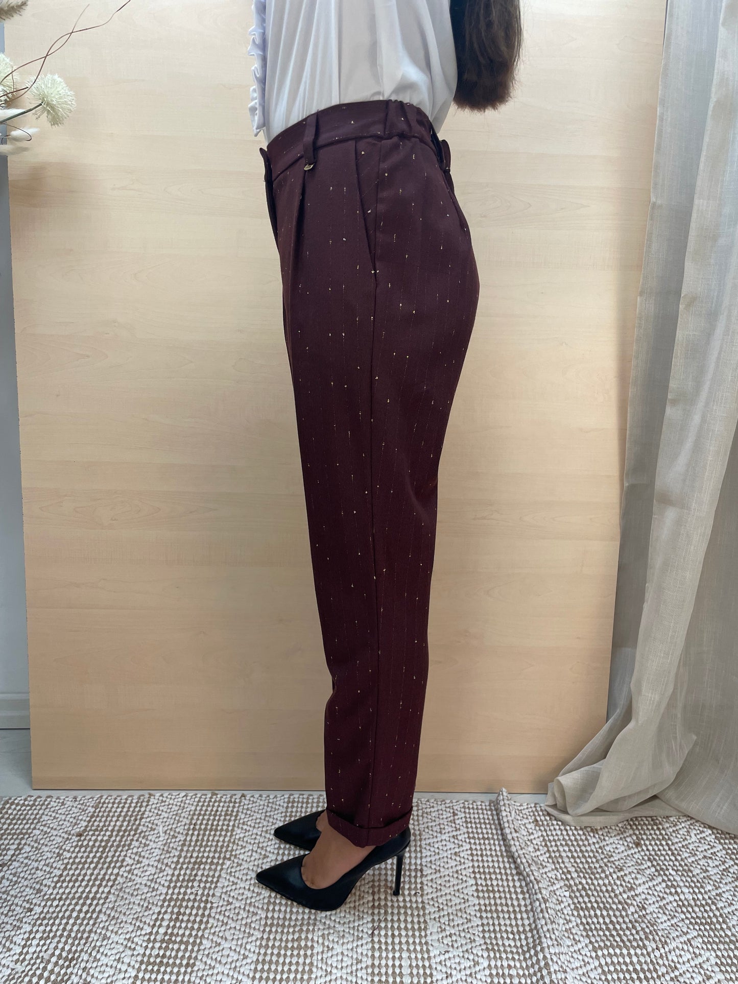 Pantalone a sigaretta con dettagli dorati - color Amarone