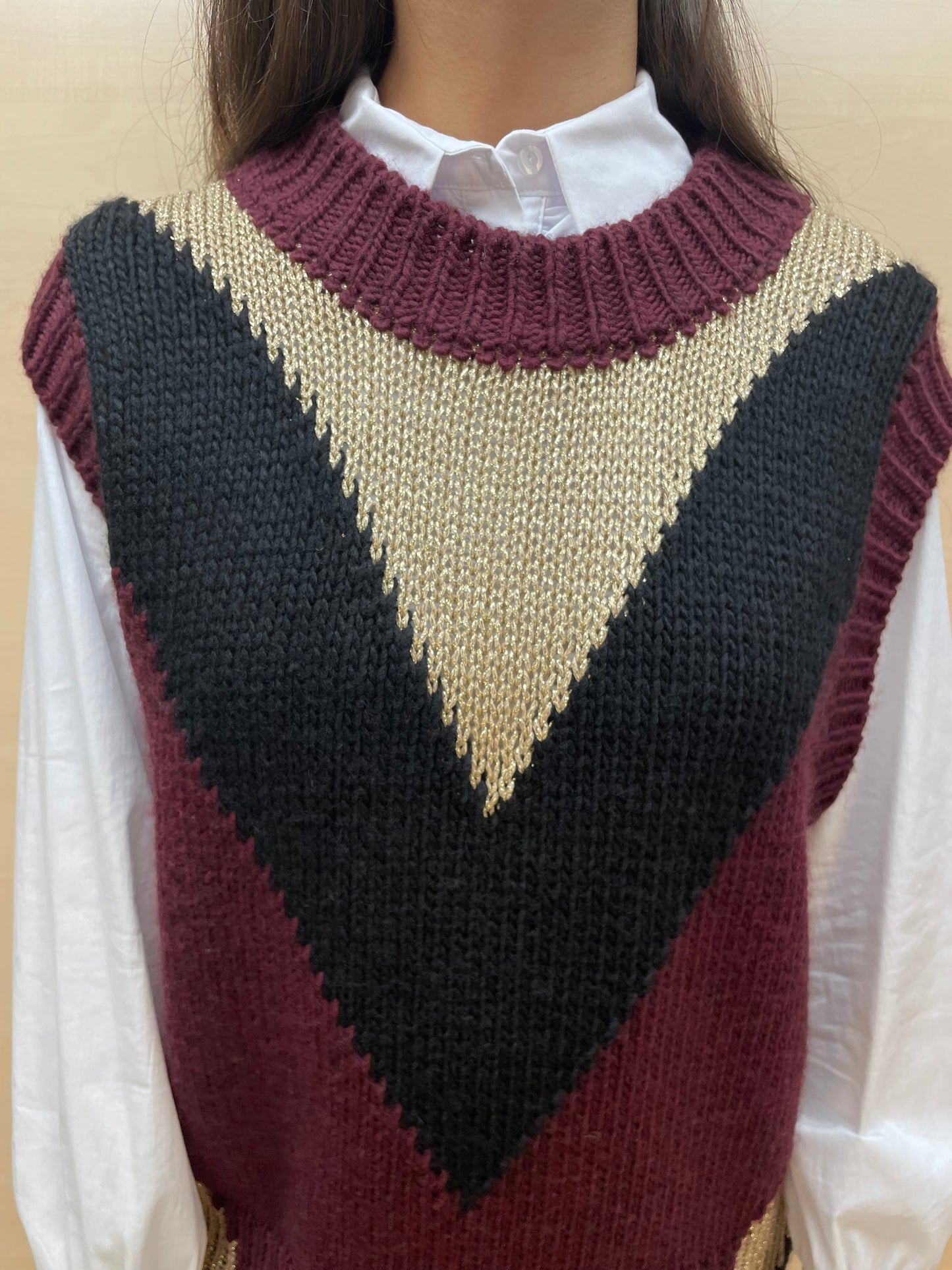 Gilet con motivo geometrico a V