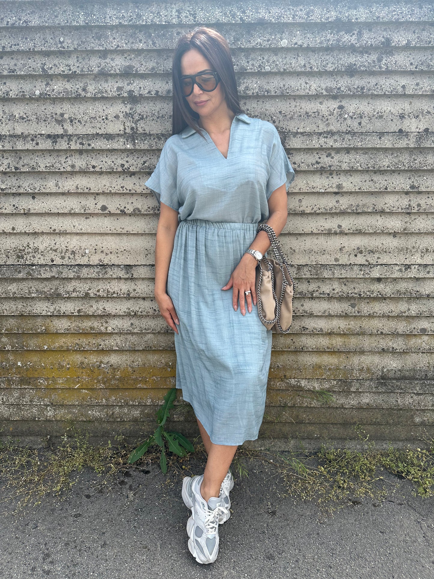 Gonna azzurra effetto lino