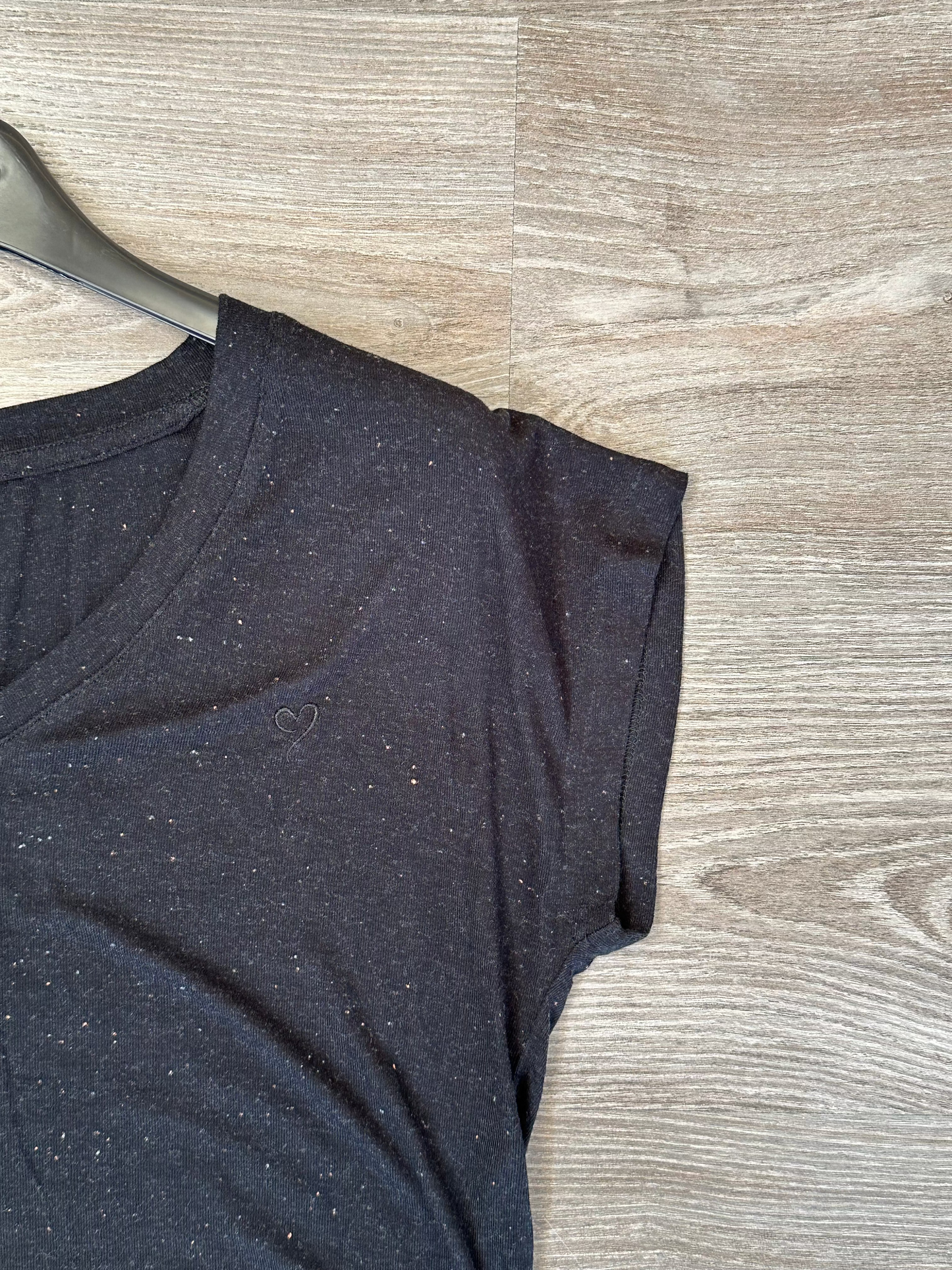 T-shirt nera lison