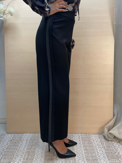Pantalone nero a colonna - con banda laterale