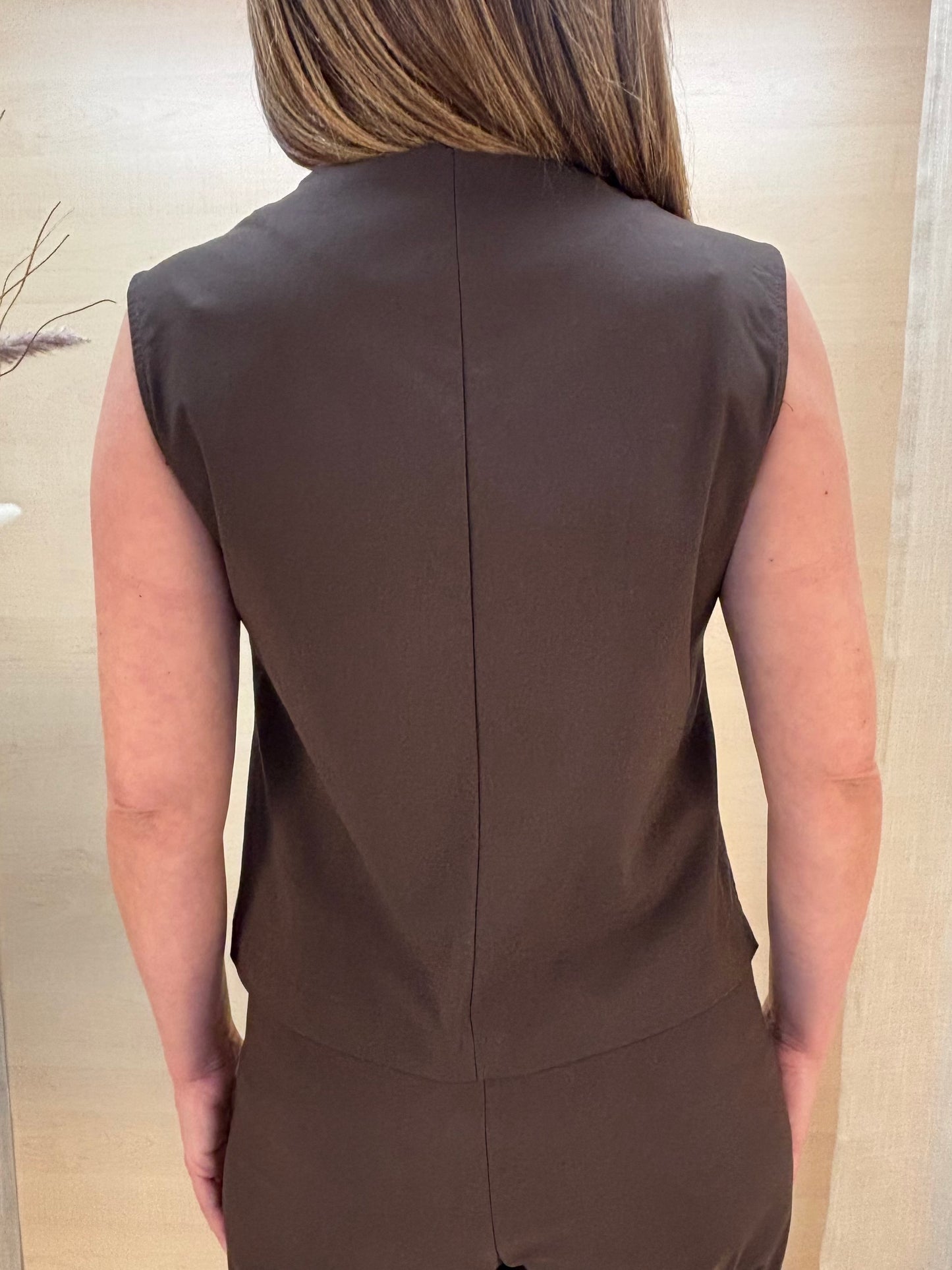 Gilet in bengalina cioccolato– Karma | Made in Italy