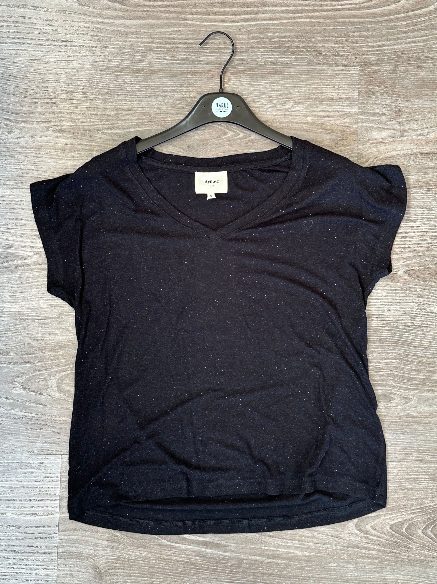 T-shirt nera lison