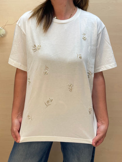 T-shirt panna con dettagli dorati e perle - in cotone