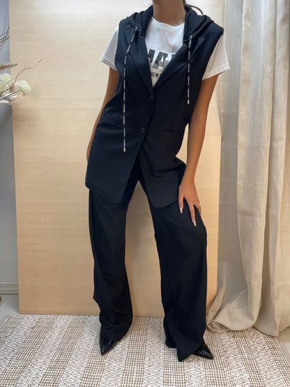 Gilet nero con cappuccio rimovibile - con micro paillettes