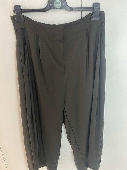 Pantalone con pieghe in mano lana