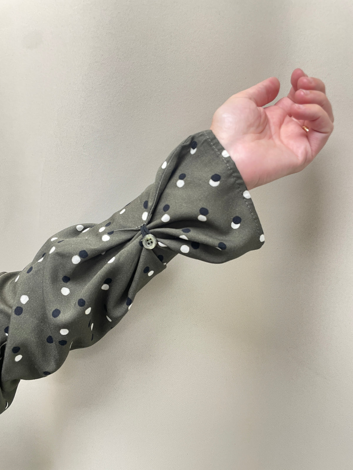 Camicia scollo a barca viscosa
