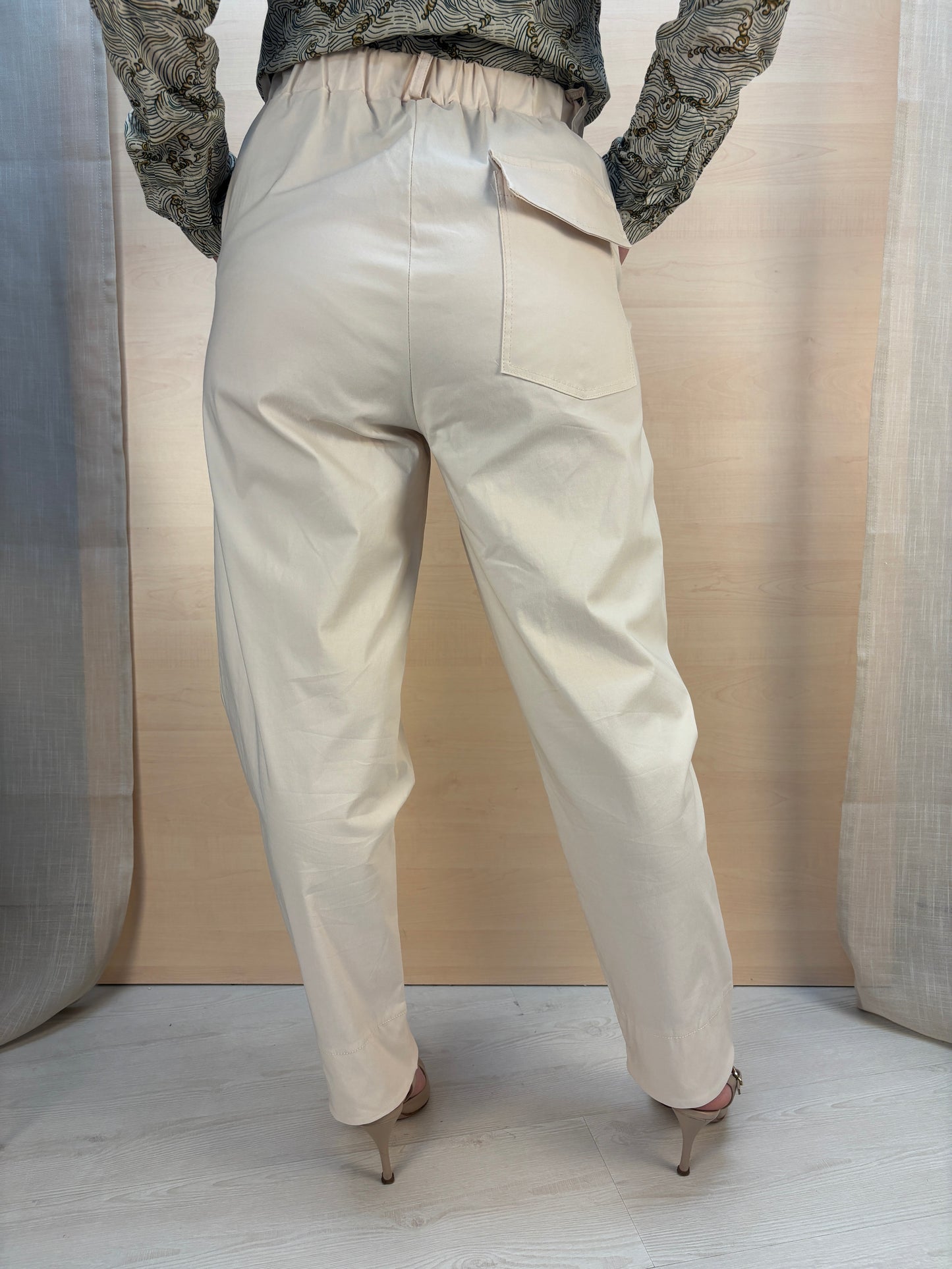 Pantalone carota in bengalina avorio - Karma- Made in Italy