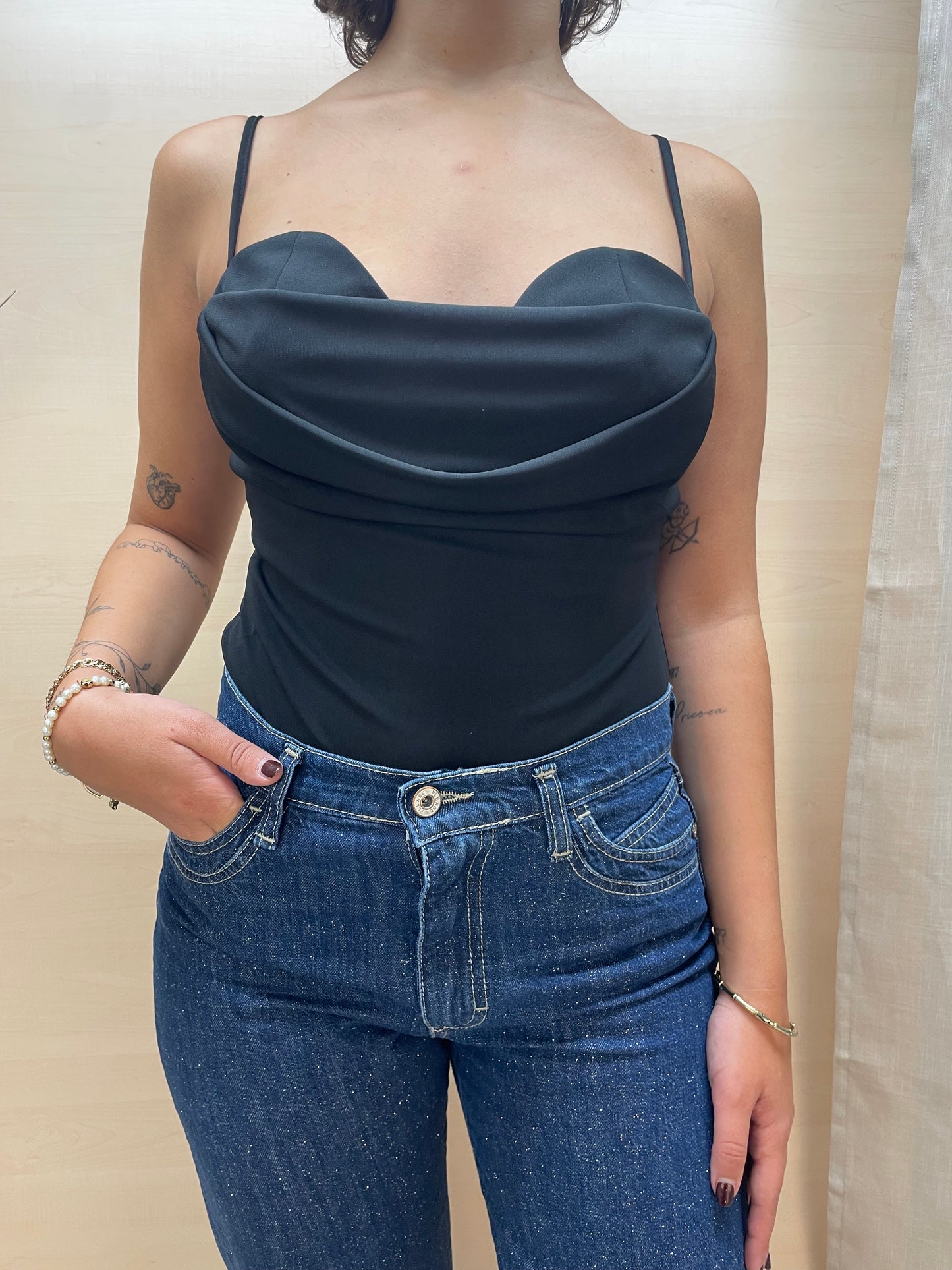 Body scollo a cuore - nero