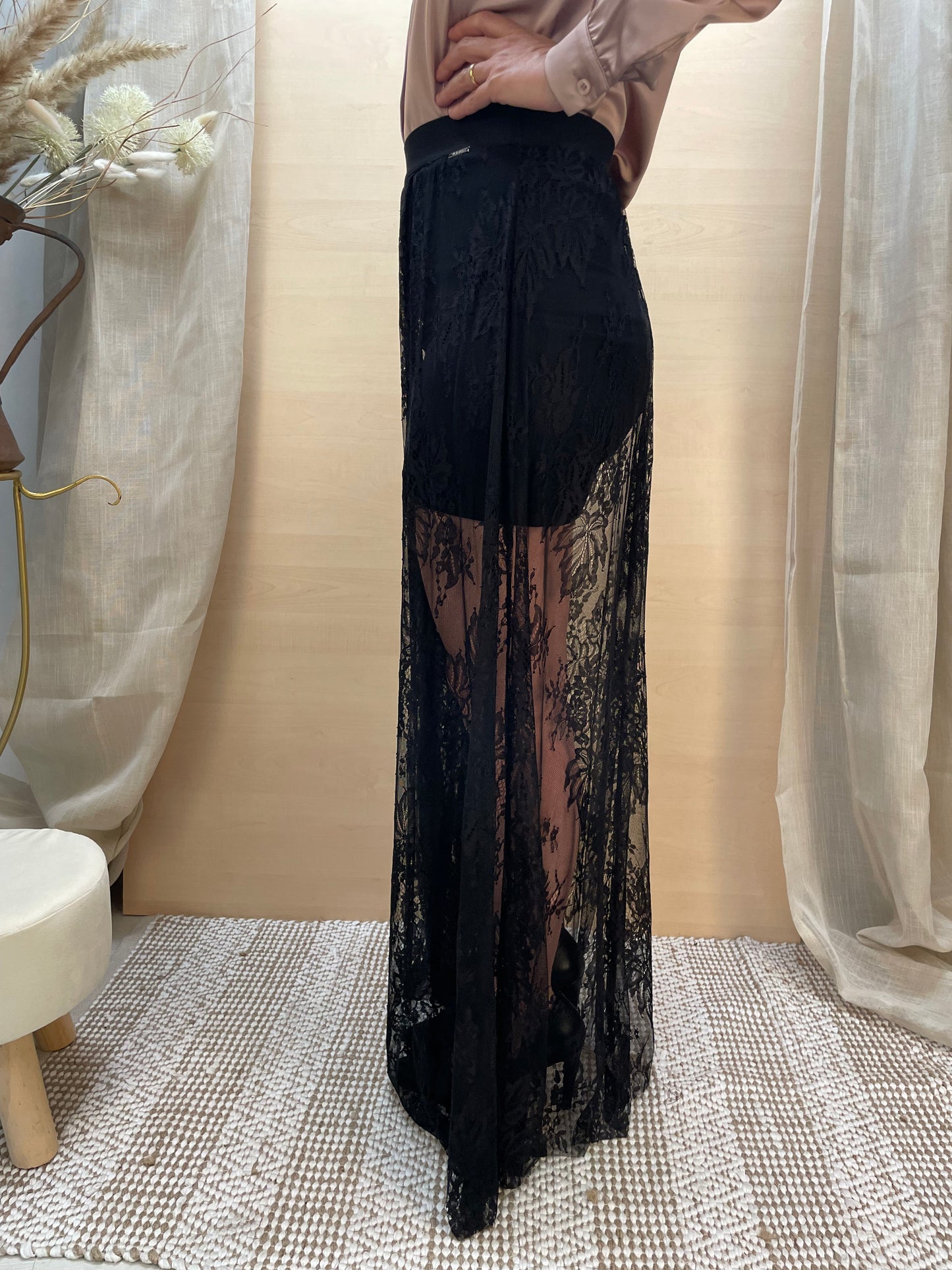 Gonna lunga nera - in tulle di pizzo