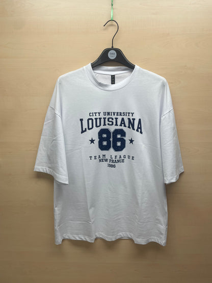 T-shirt bianca oversize con stampe blu – in cotone