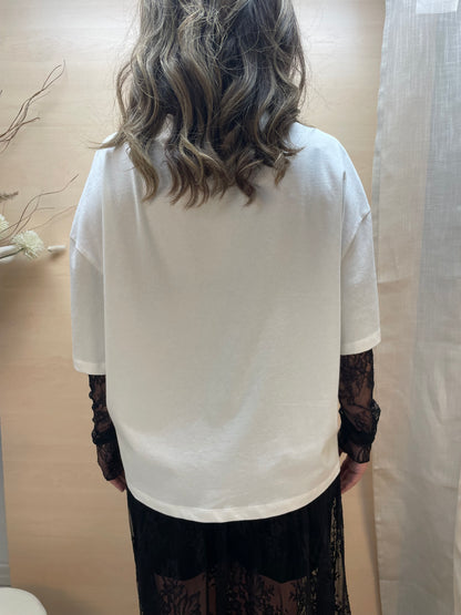 T-shirt con maniche in pizzo - bianca