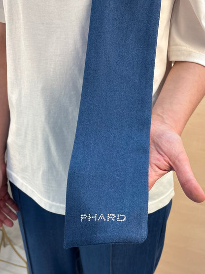 T-Shirt Donna PHARD con Nodo Cravatta in Chambray – Bianca