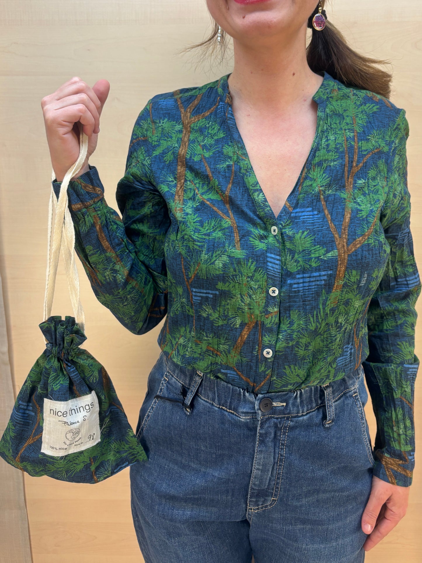 Camicia no stiro fantasia pini mediterranei - cotone bio