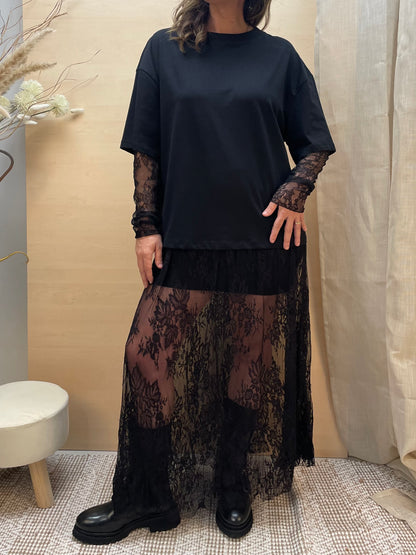 T-shirt con maniche in pizzo - nera