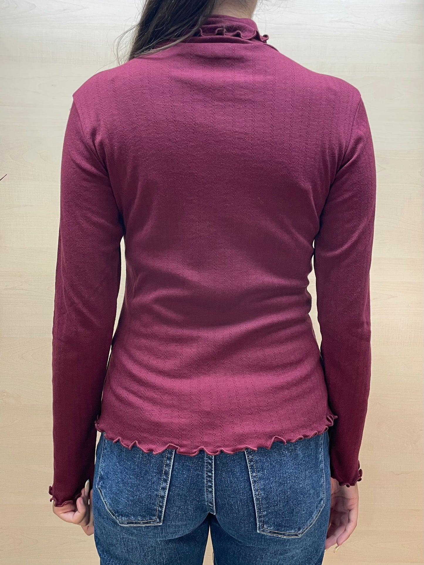 Maglia dolcevita con raffinato motivo traforato - Burgundy