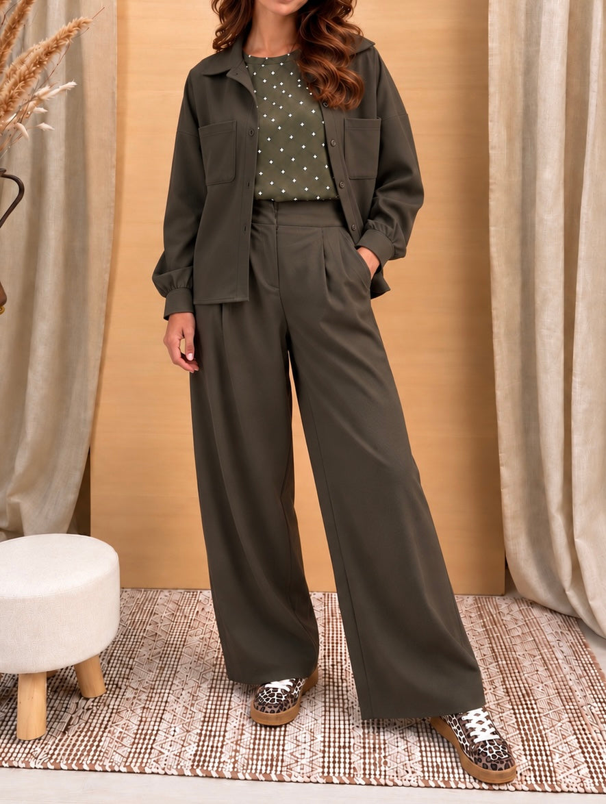 Pantalone con pieghe in mano lana