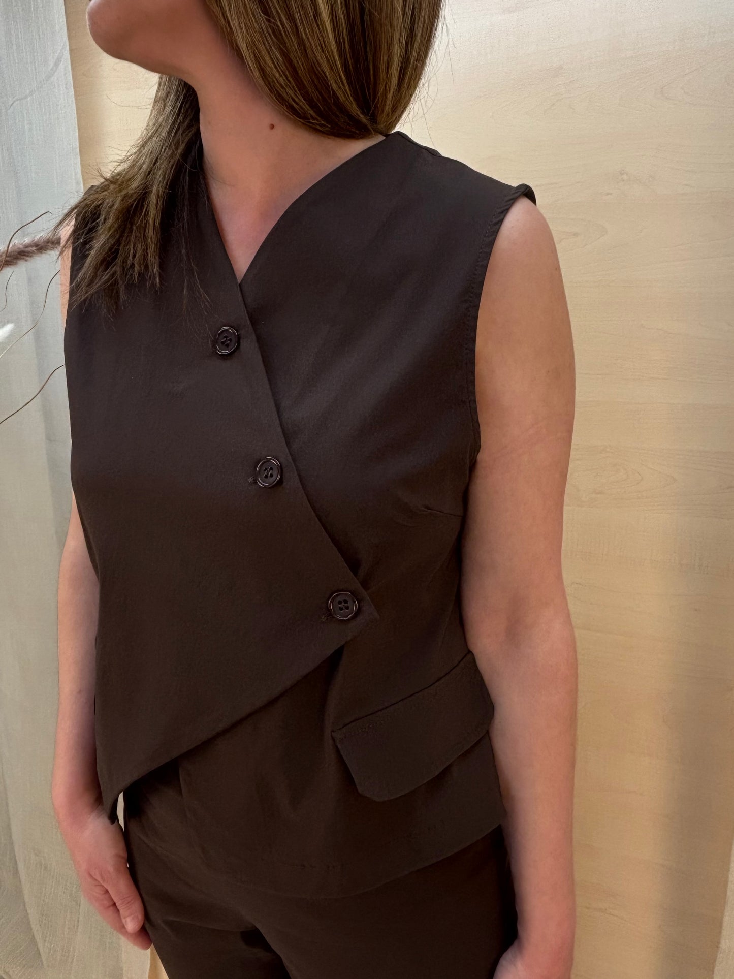 Gilet in bengalina cioccolato– Karma | Made in Italy